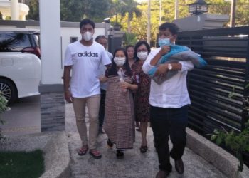 Cucu Pertama Lahir, Kekuatan dan Semangat RHS Bertambah untuk Memenangkan Pilkada
