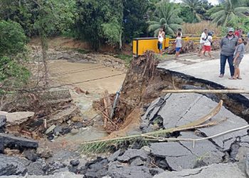 Hujan Deras, Tanah Jawa Banjir, Jalan ke Asahan Lumpuh, Babi Berhanyutan