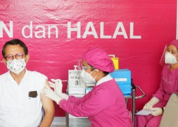 Divaksin, Rektor Universitas HKBPN Siantar Sampaikan Rasa Syukur