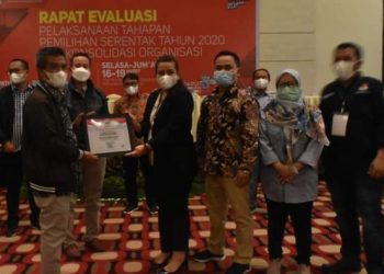 KPU Siantar Raih Penghargaan Sirekap dan Pengelolaan Logistik Terbaik