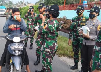 Bagikan Sembako dan Masker, Taruna Akmil dan Akpol Gelar Bakti Sosial di Simalungun
