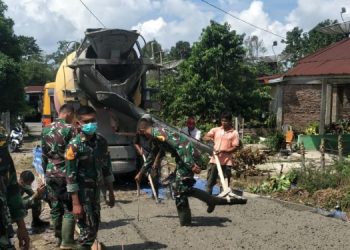 Taruna Akmil dan Akpol Bedah 4 Rumah Warga dan Bangun Jalan di Raya