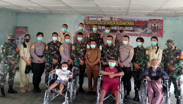 Baksos Latsitarda, Lansia dan Penyandang Disabilitas di Simalungun Terima Bantuan