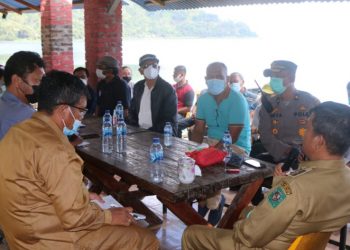 Bupati Simalungun Bahas Penertiban Kerambah di Haranggaol