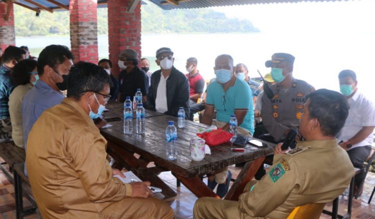 Bupati Simalungun Bahas Penertiban Kerambah di Haranggaol