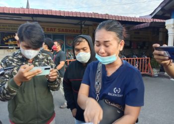 Ratusan Juta Simpanan Terancam, Nasabah SAN Menangis dan Marah di Polres Siantar