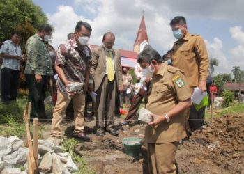 Wakil Walikota Siantar Letakan Batu Pertama Pembangunan Rumah Dinas Pendeta HKBP