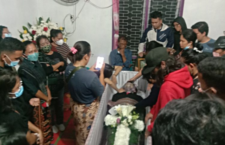 Ditikam di Sleman, Jenazah Mahasiswa ISI Yogyakarta Tiba di Siantar, Besok Dikebumikan