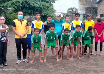 Antisipasi Narkoba, Polisi dan Camat Siantar Martoba Gerakkan Sepak Bola di Bajigur
