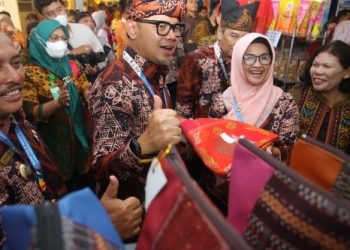 Plt Walikota Siantar Sambut Kunjungan Ketua APEKSI Bima Arya di Stand ICE