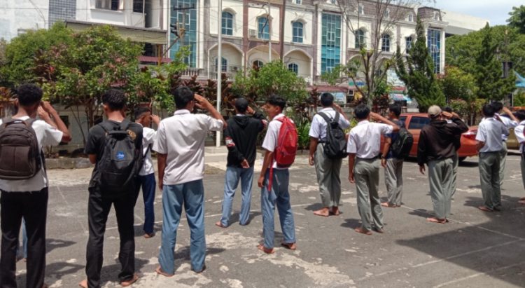 Lagi Asyik Main Biliar, Belasan Pelajar di Siantar “Dijaring” Sat Pol PP