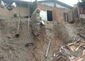 Siantar Dilanda Longsor, Rumah Roboh dan Retak