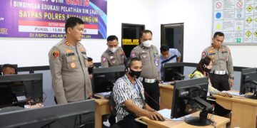 Kapolres Simalungun Sidak ke Satpas
 Foto: Ist