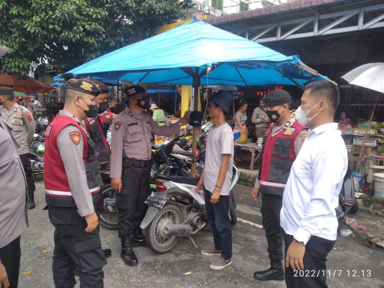 Para juru parkir ditanya Polisi
Foto: Tahan