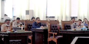 Rapat paripurna yang tidak kourum