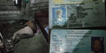Korban saat ditemukan dan KTP serta SIM