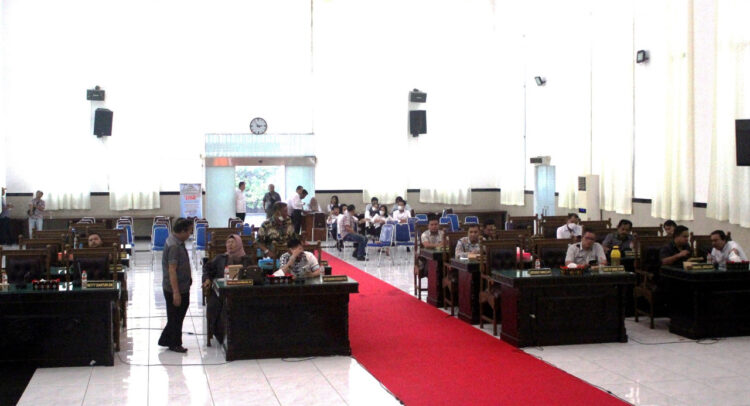 Rapat paripurna yang tidak kourum