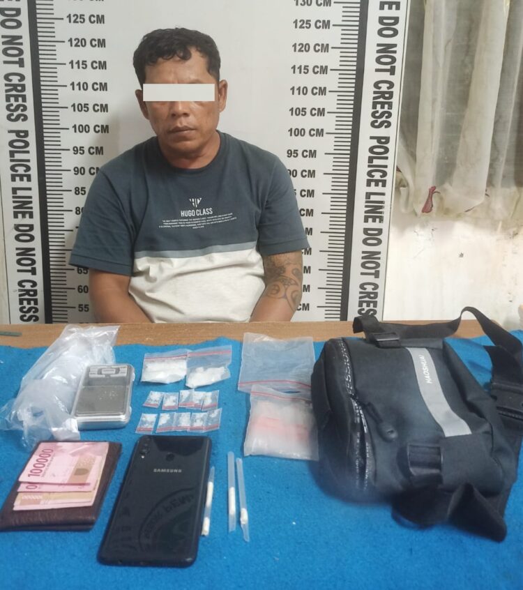 Tersangka Leo  dan barang bukti