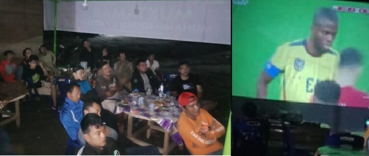 Penonton Piala Dunia di Lapangan Kayu
Foto: IST