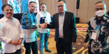 Terima penghargaan