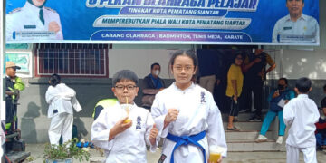 Kedua atlit berprestasi Karate Kala Hitam Indonesia Pengcab Siantar