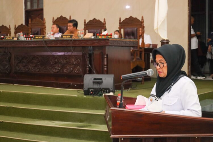Wali Kota menyampaikan nota jawaban
