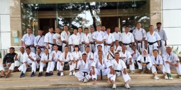 foto  bersama di selea-sela Rakornas Karaate Kala Hitam Indonesia  
Foto: IST