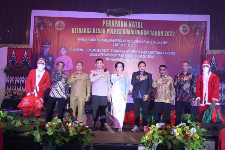 Perayaan Natal KB Polres Simalungun

Foto: IST