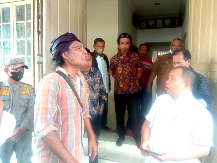 Ketua DPRD Siantar dan pihak dari Futasi
 Foto: IST