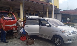 Mobil yang coba ditarik paksa di Mapolres Siantar