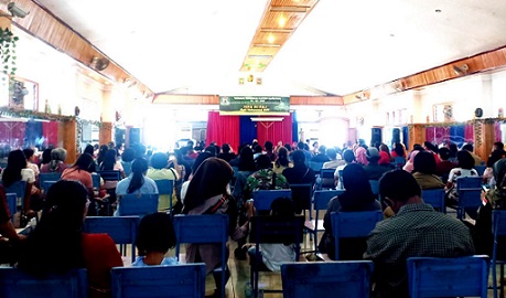 Rapat para guru dan orang tua wali murid