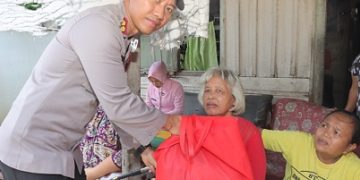 Kapolres Siantar  salurkan bantuan