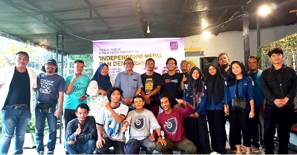 Usai diskusi poto bersama