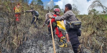 Aksi pemadaman kebakaran lahan

 
