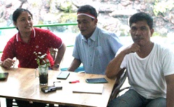 Ketua Gertak PKH Hisar Nababan dan juru bicara Gunawan Purba serta orang tua siswa