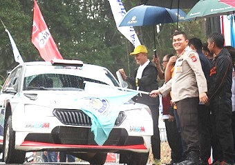 Kapolres Simalungun melakukan start ramp
