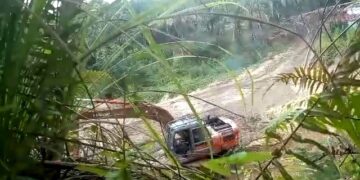 Alat berat di lokasi Galian C ilegal