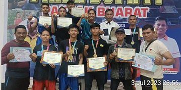 Para petinju dari Pertina Siantar