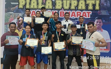 Para petinju dari Pertina Siantar