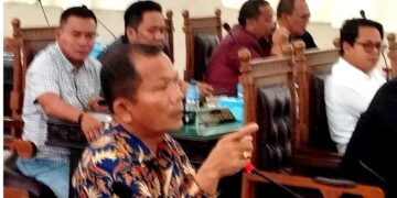 Daud Simanjuntak pada rapat paripurna