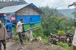 Kondisi Mobil box yang masuk jurang