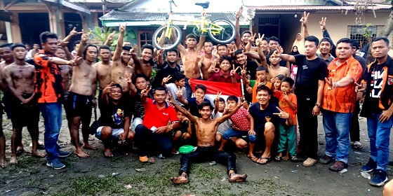 Panitia pelaksana dan peserta lomba