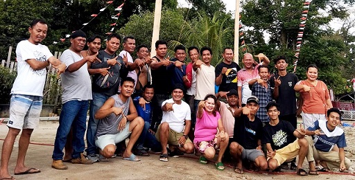 Poto bersama dengan penuh semangat