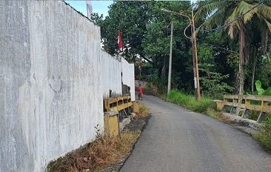 Bangunan tembok bermasalah
