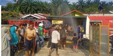 Rumah yang nyaris hangus