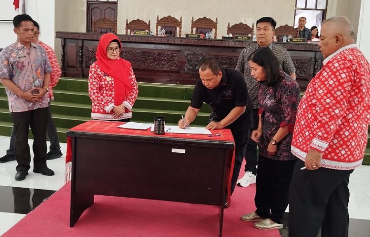 DPRD Siantar dan Wali Kota tandatangani hasil P APBD Siantar 2023 beberapa hari lalu