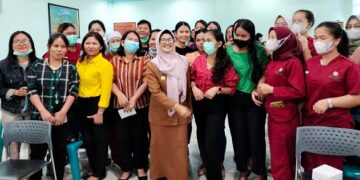 Wali Kota melakukan poto bersama