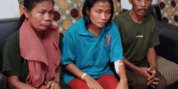 Korban didampingi kedua orang tuanya