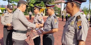 Pemberian penghargaan