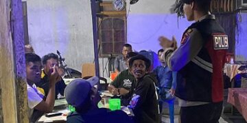 Personel sambangi warga